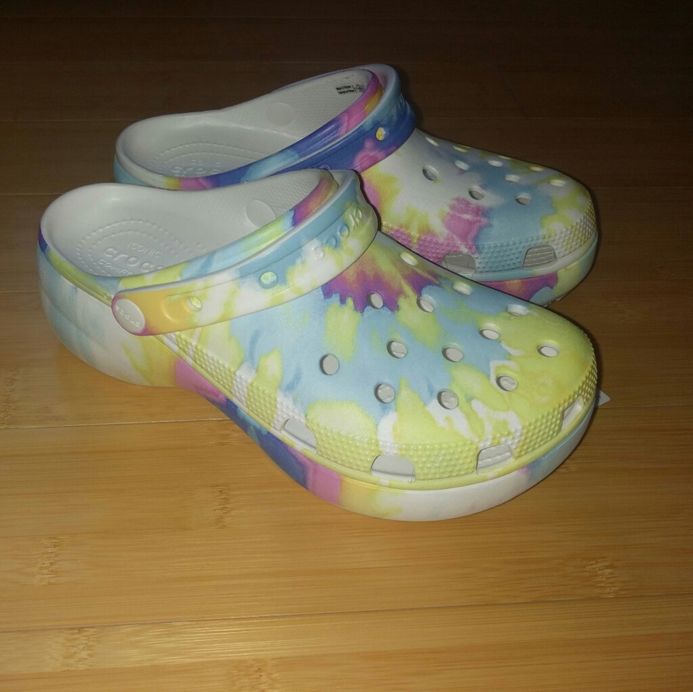 -NEW- Crocs Classic Platform Clogs Tie Dye 8 - Picture 2 of 15